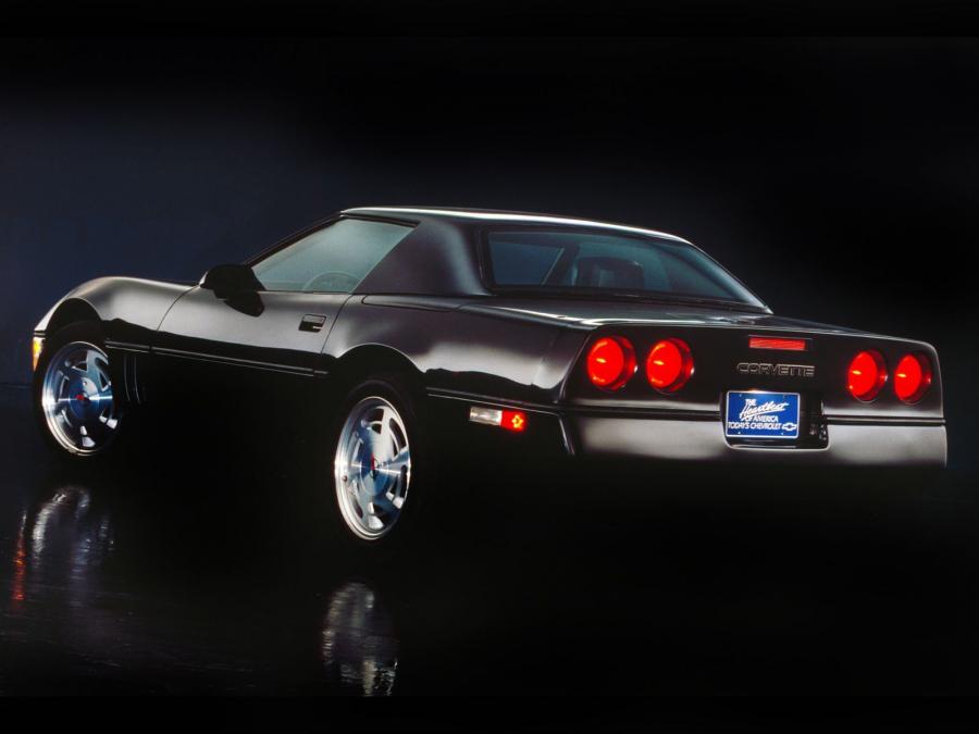  Chevrolet Corvette Convertible 1986 года  (фото 10 из 23)